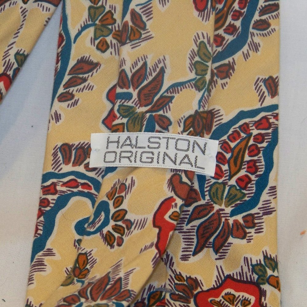 Halston Original Beige Red and Blue Paisley Floral Print 100% Cotton Necktie